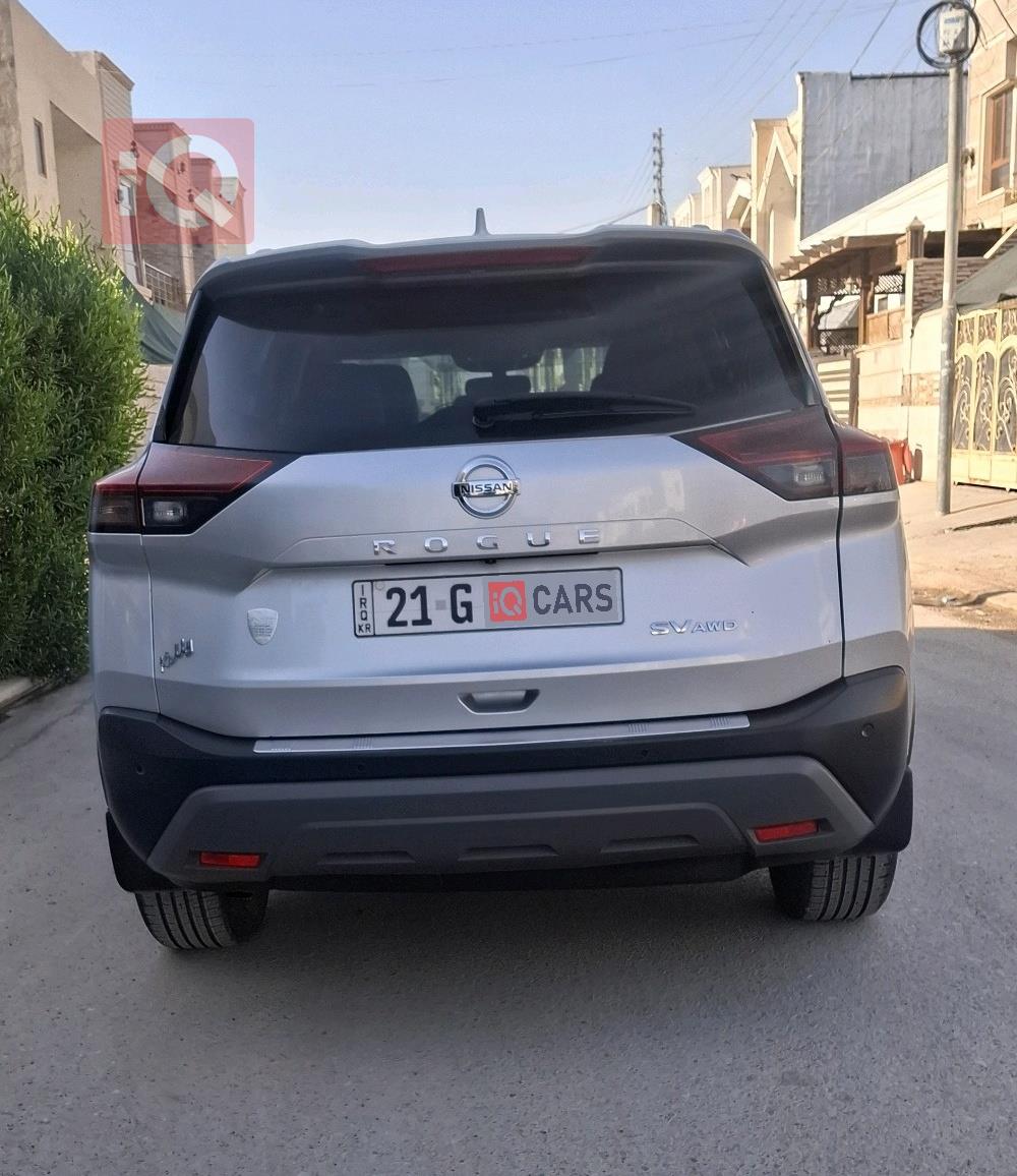نيسان روج